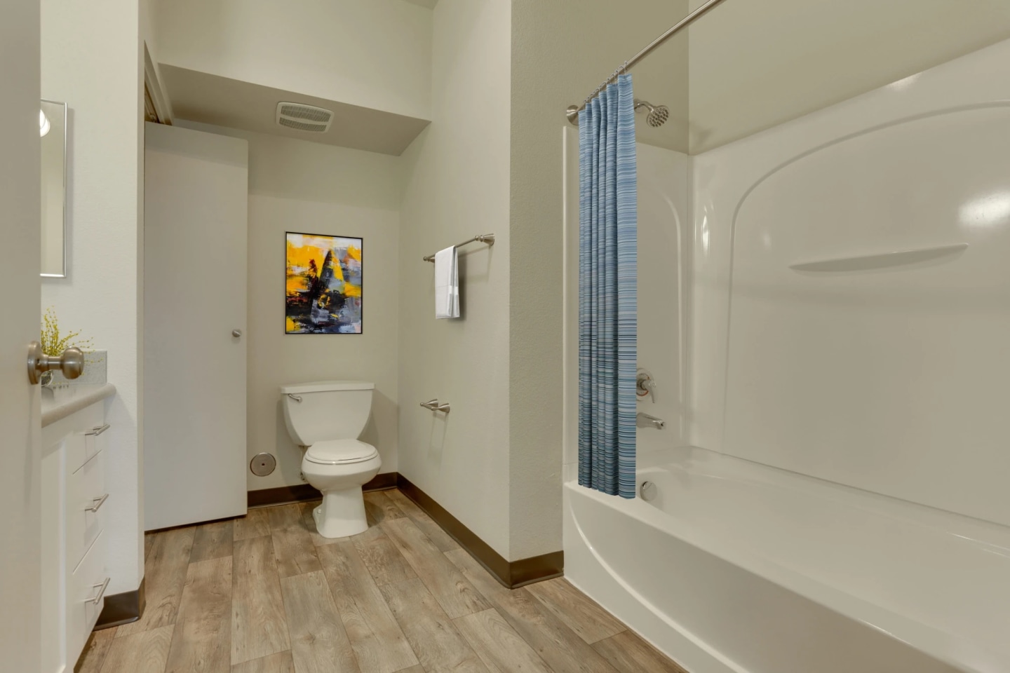 The Landings at Morrison Apartments Image 5