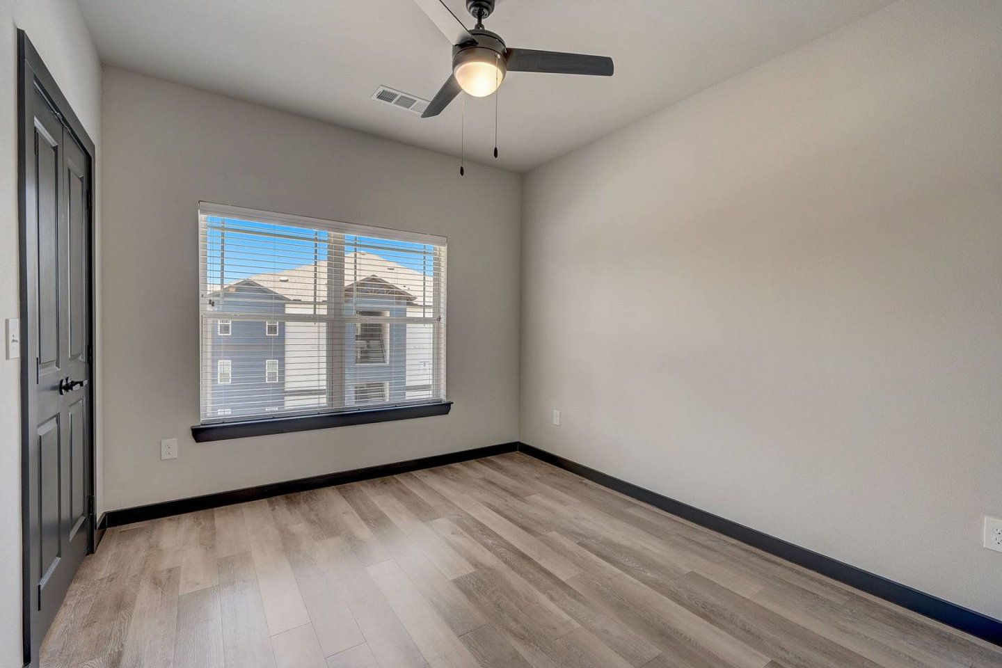 Skyview Flats Image 8