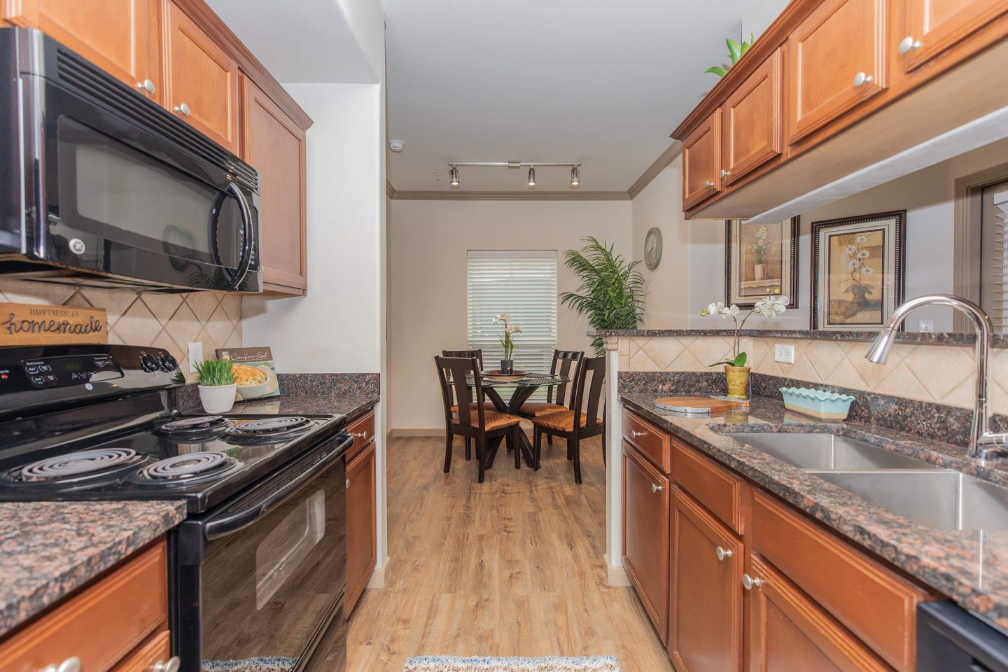 Eaglebrook Apartments Image 2