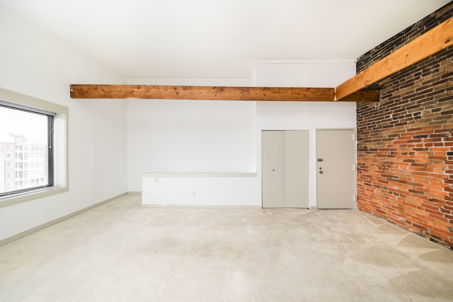 Waterfront Apartments Image 38