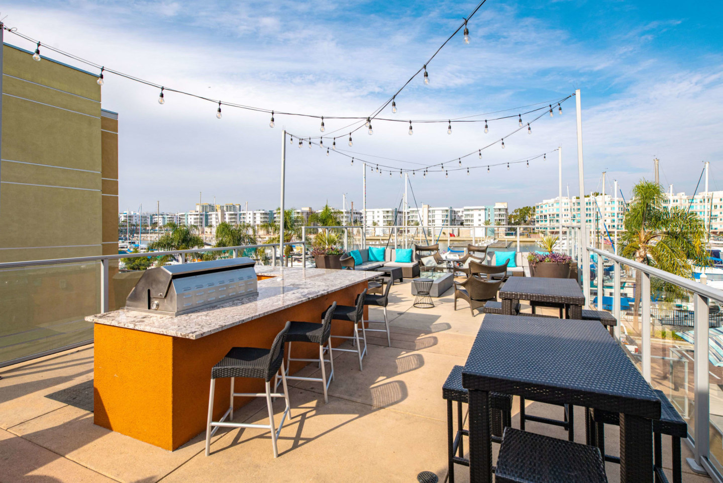 Harborside Marina Bay Image 7