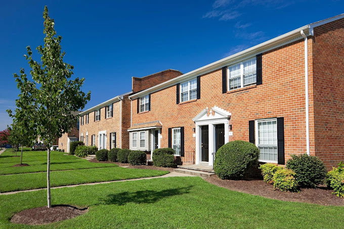 Lakeshore at Hampton Center Image 18