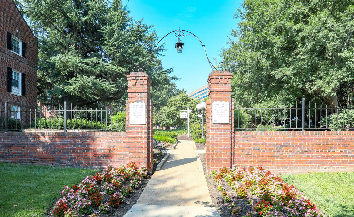 Colonial Village Apartments Image 37