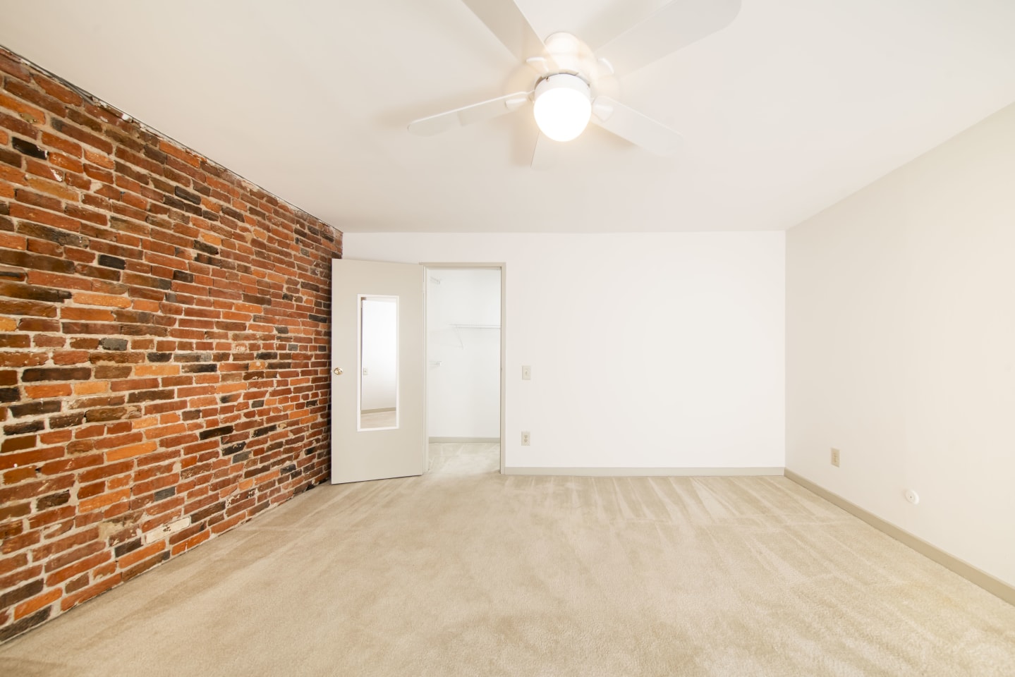 Waterfront Apartments Image 21