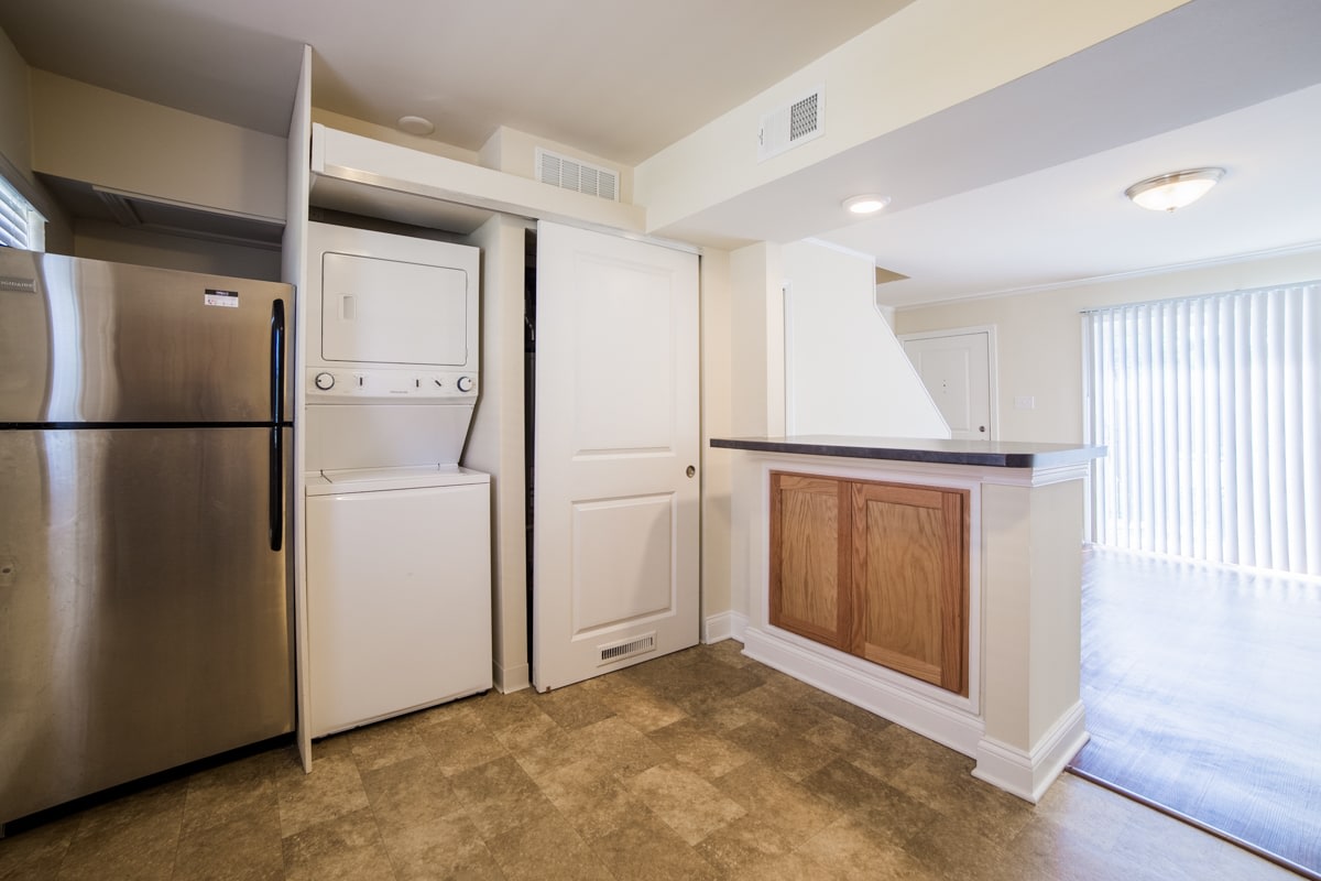 Indiana Flats and Townhomes Image 9
