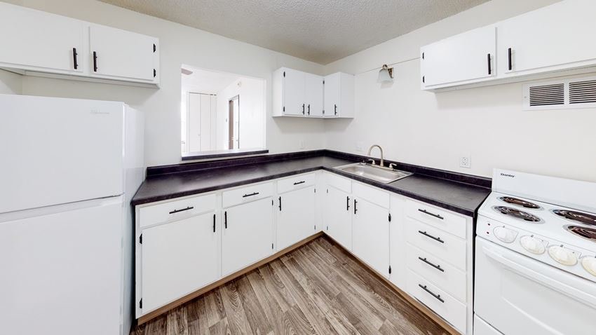 Riverview Apartments Image 4