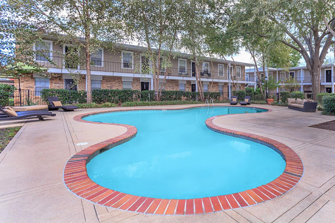 Riverside Oaks Image 2