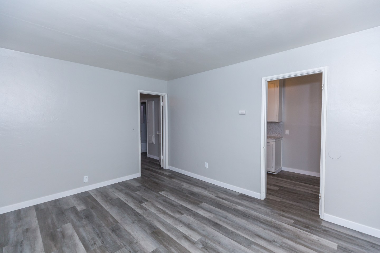 1094 Cherry Ave Image 13