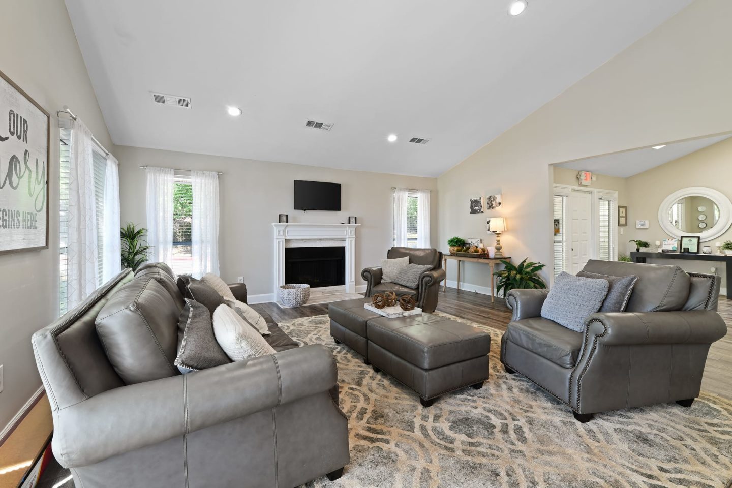 300 Riverside Image 36