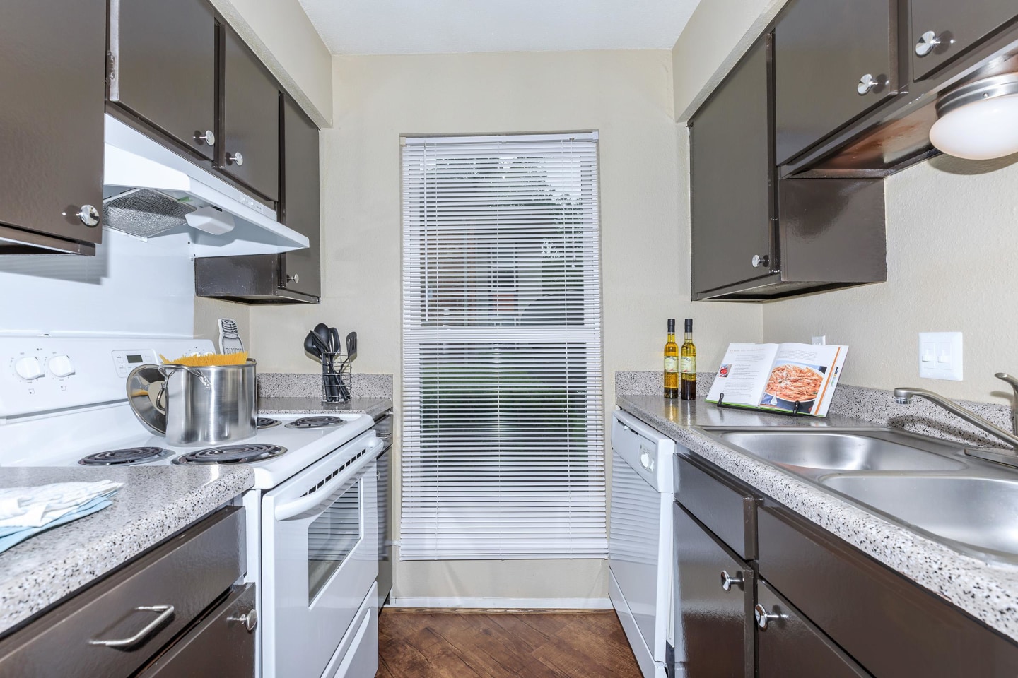 Residence at Deer Park Apartments Image 25