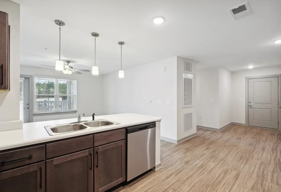 Stone Glen Apartments - Affordable Housing Image 10