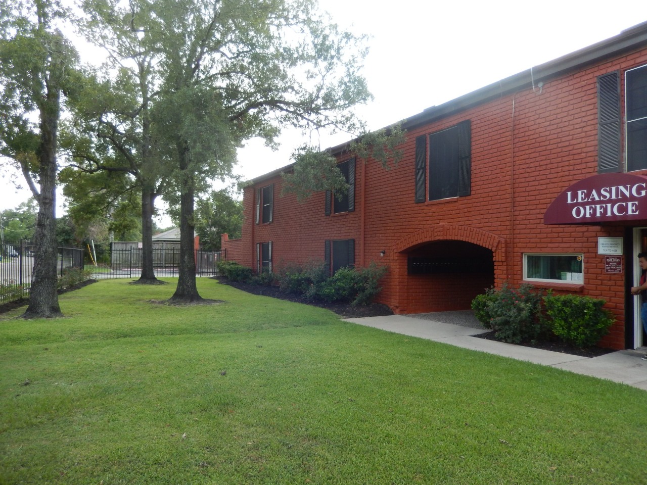 Fair Oaks Apartments Image 4