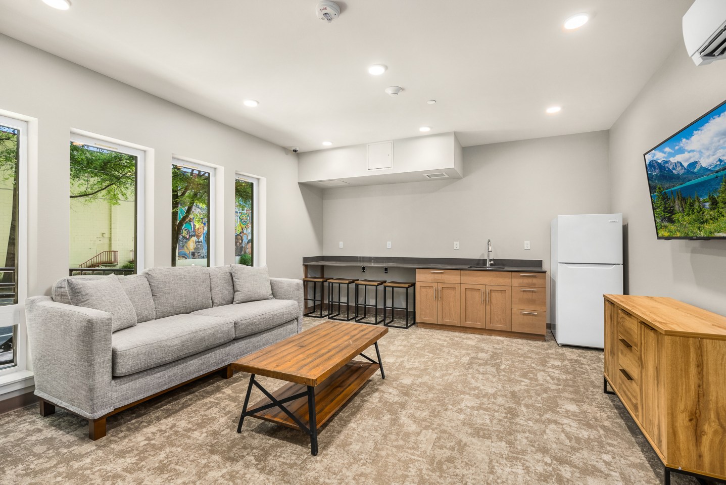 4029 Rainier Image 3