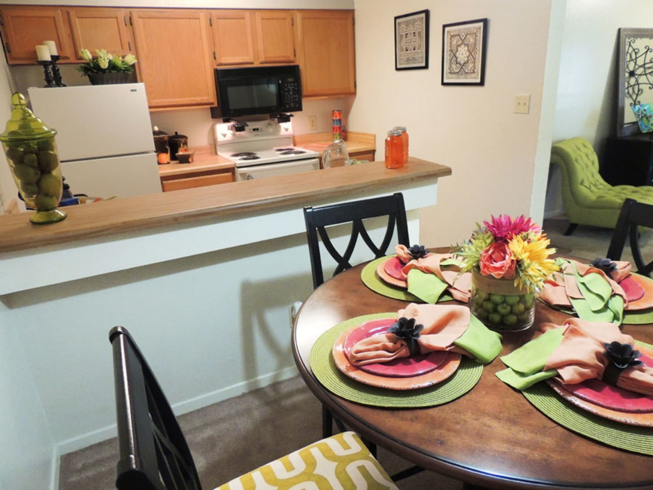 Hillside Apartments Image 9