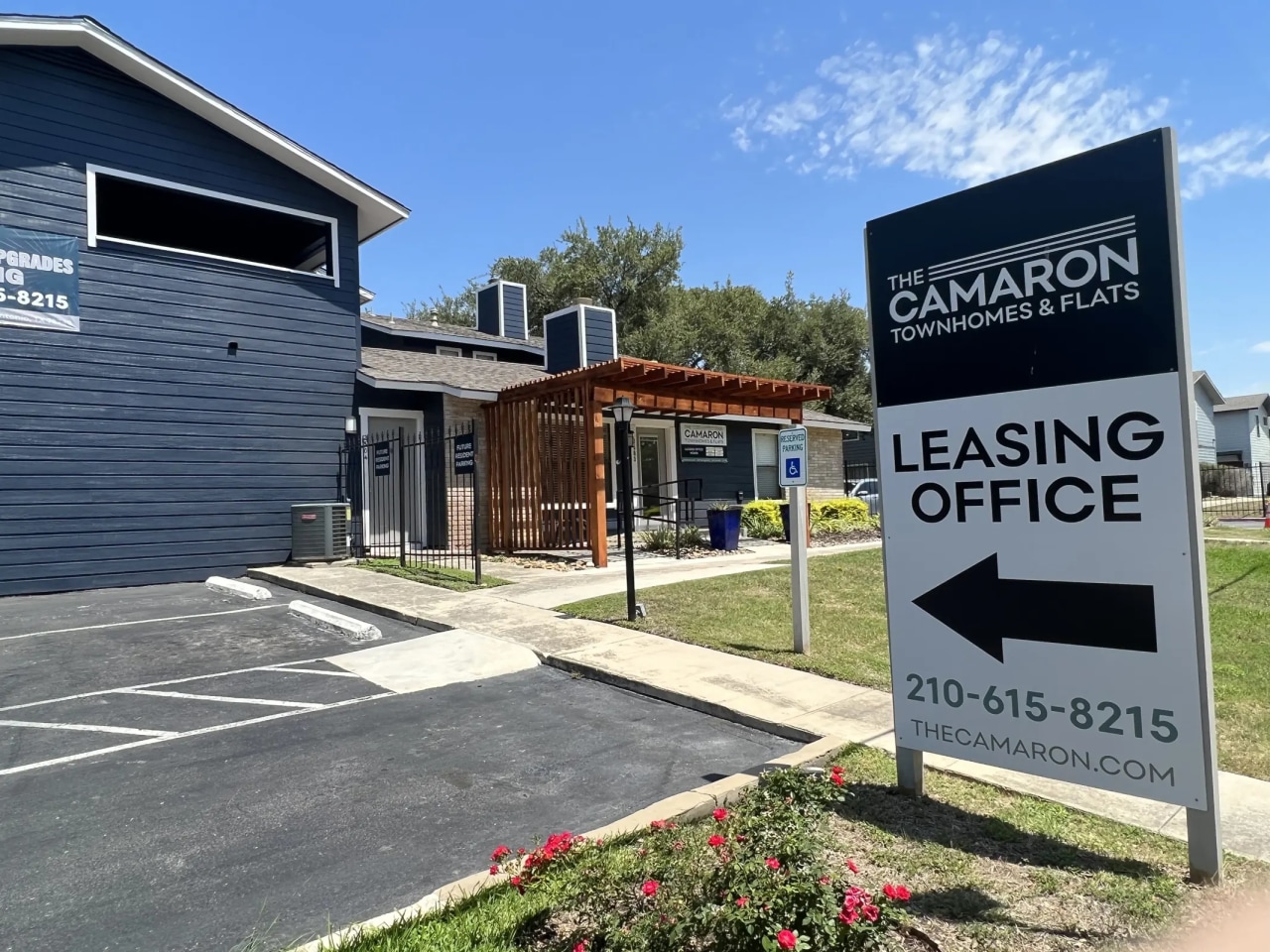 The Camaron Townhomes & Flats Image 9