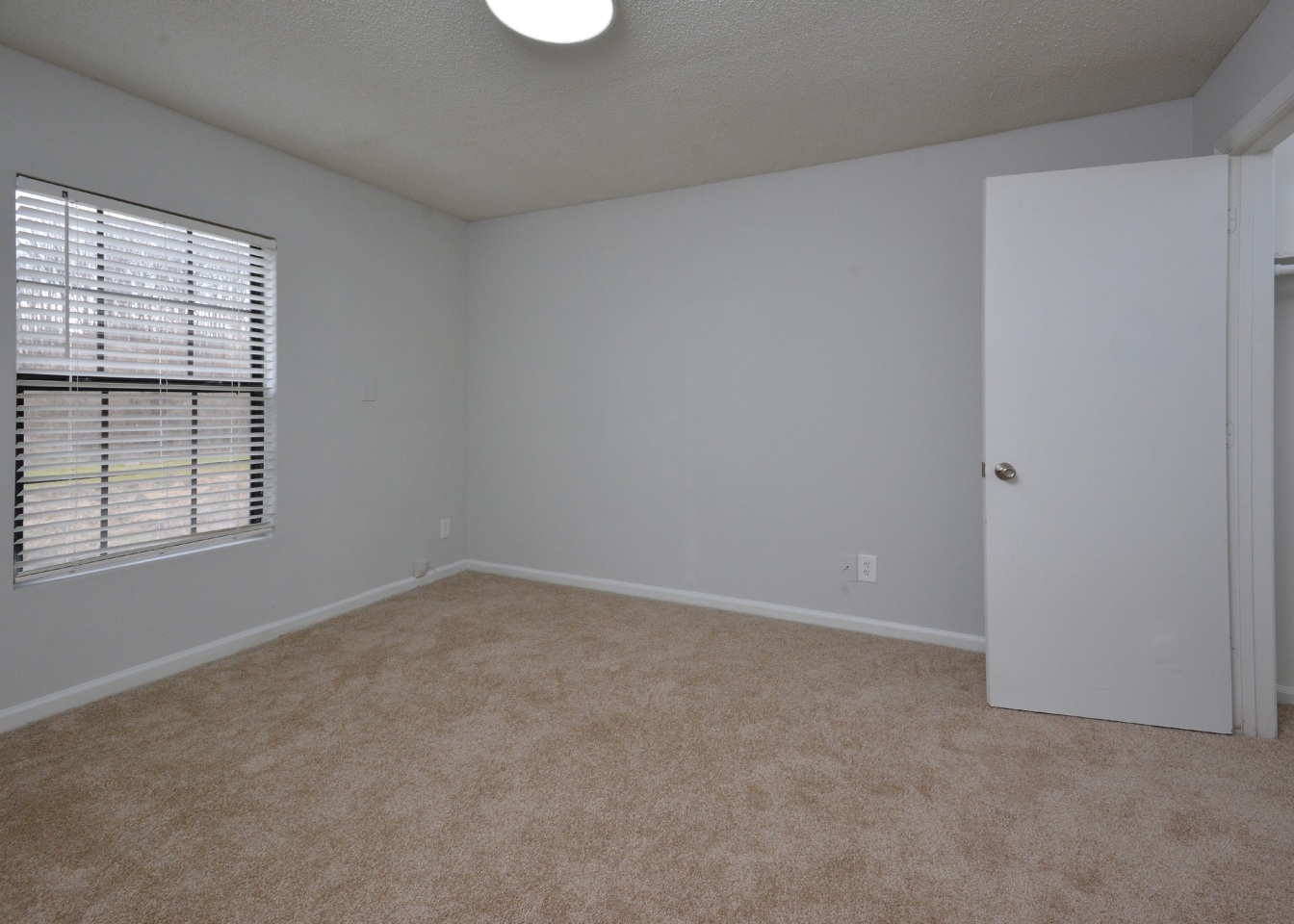 Jamestown Manor Apartments Image 12