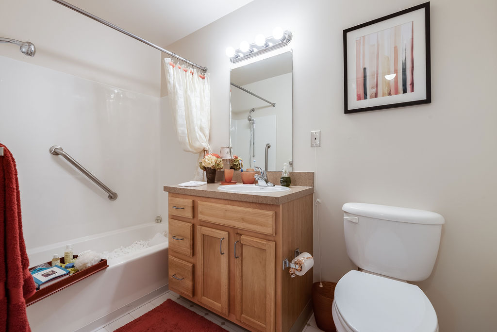 Elmhaven Manor - Senior Living Image 11