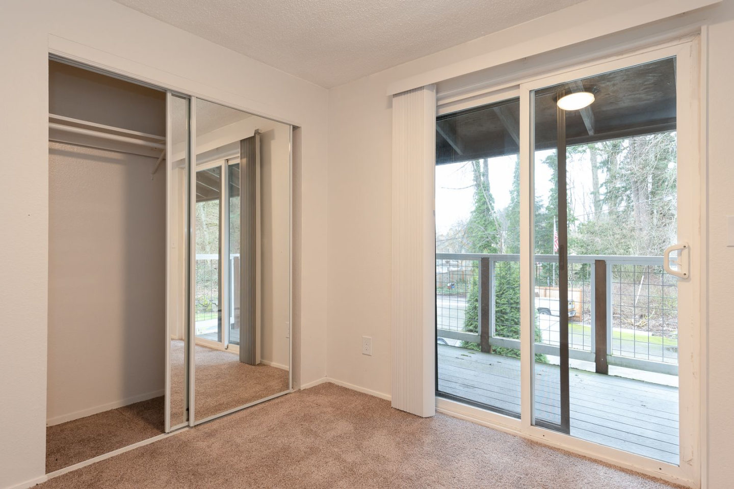 Lindbrook Apartments Image 11