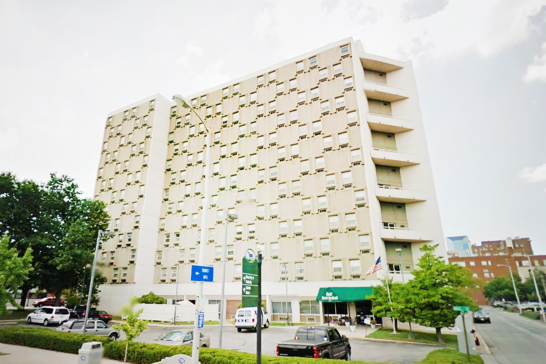 Rose Tower Apartments Image 7
