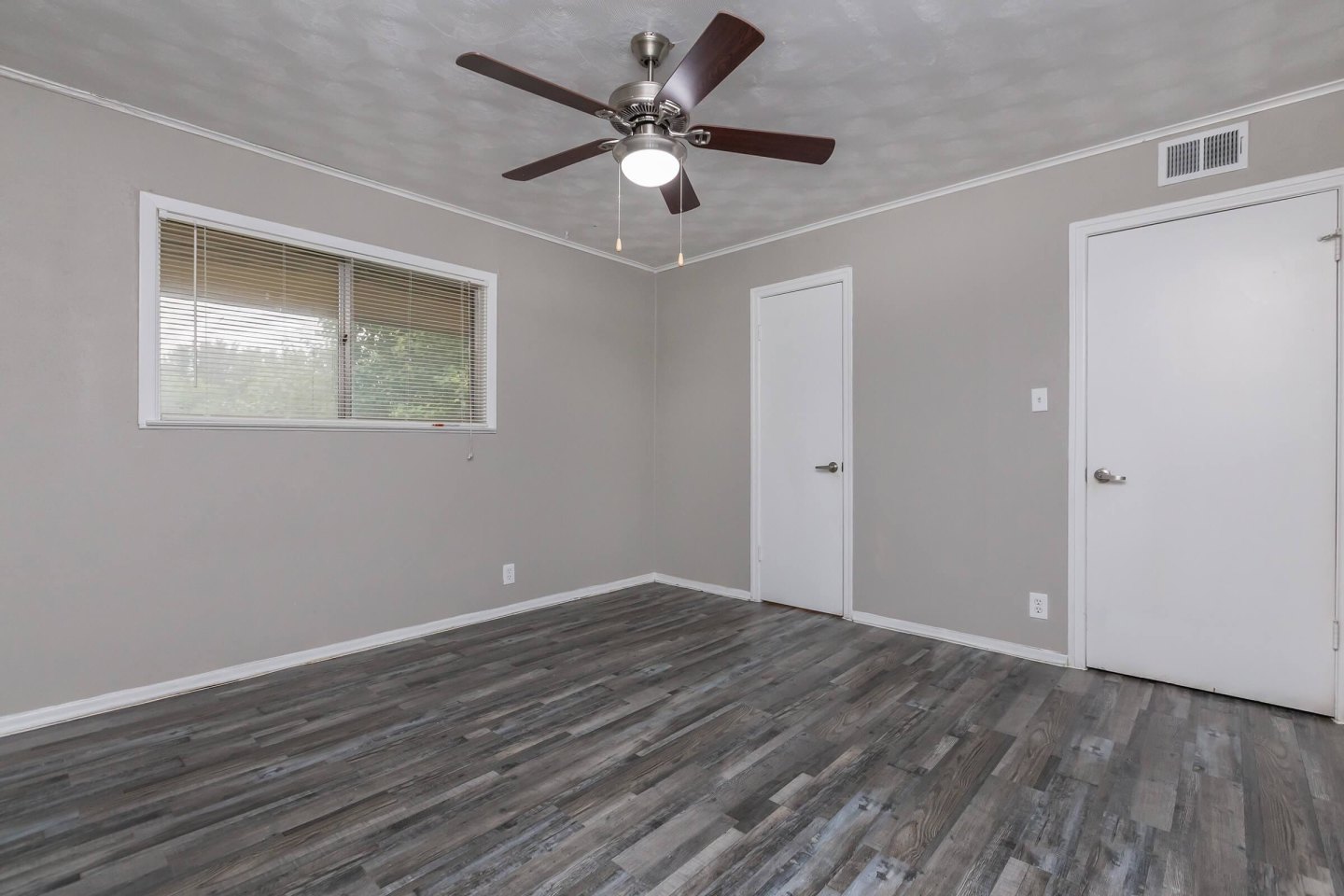 Brigadoon Apartments Image 6