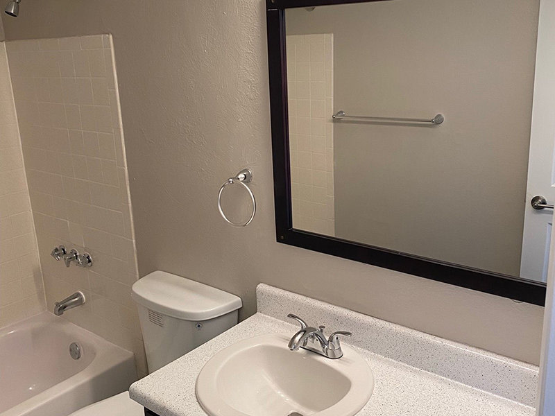 Spring Creek Apartments Image 8