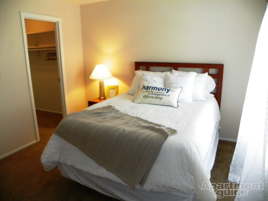Castleton Manor Image 2