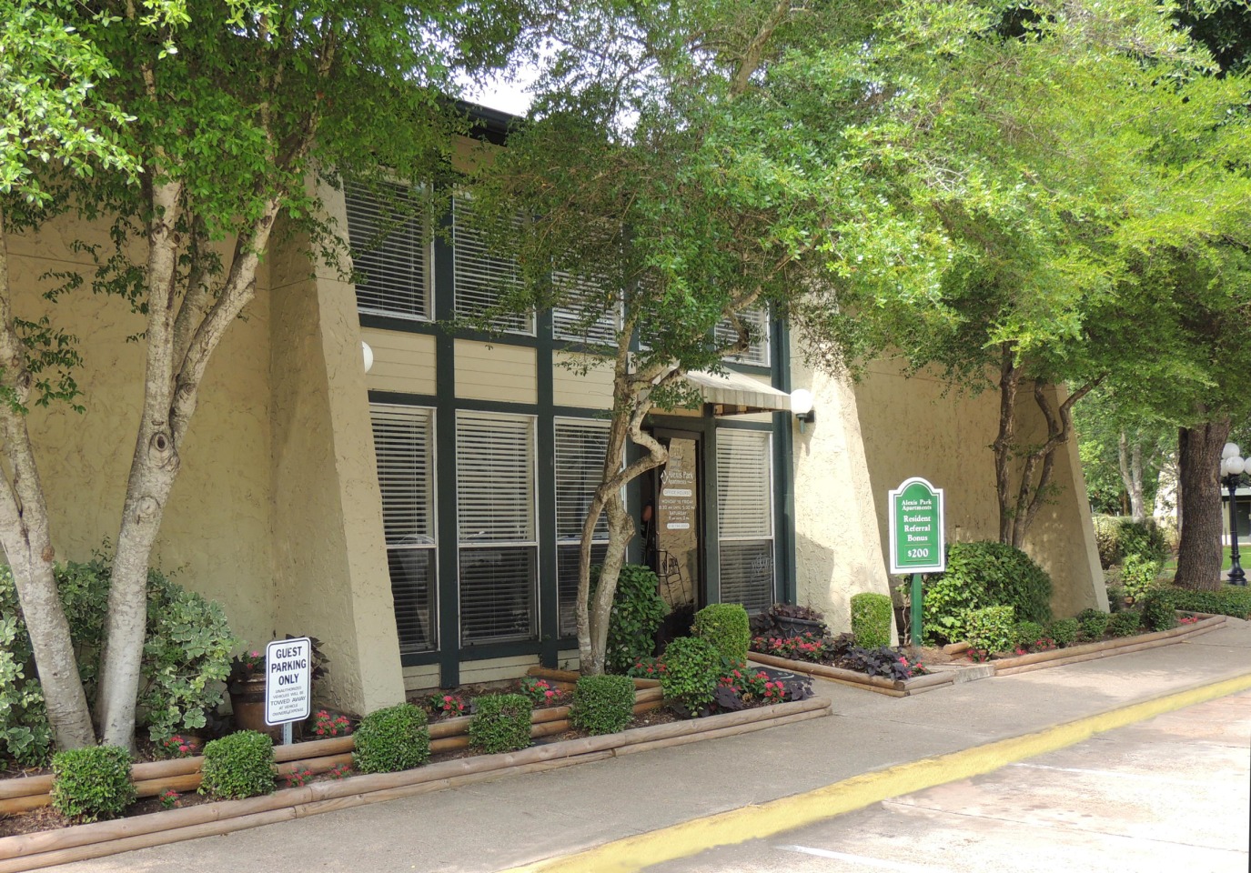 Alexis Park Image 33