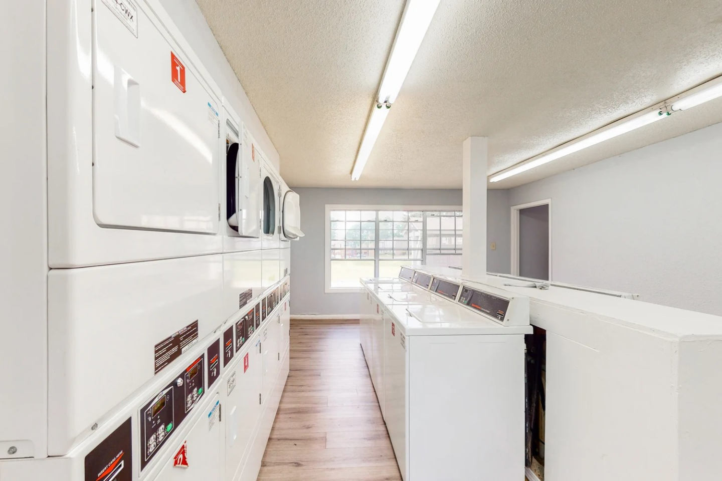 Luxe at Raleigh Apartments Image 31