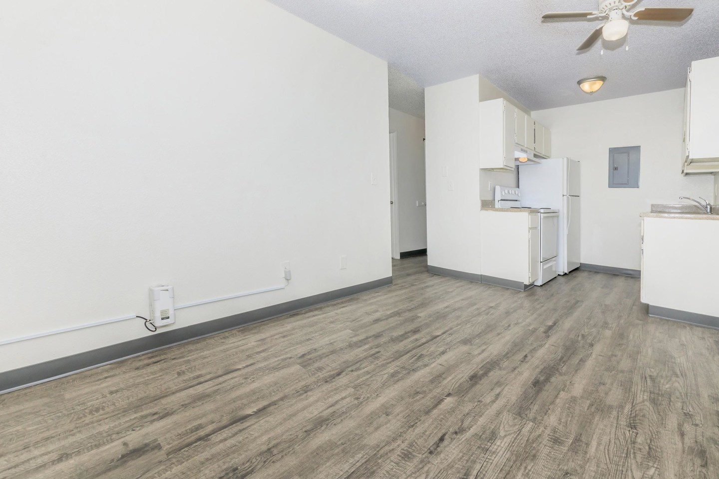 Skyview Condominiums Image 14