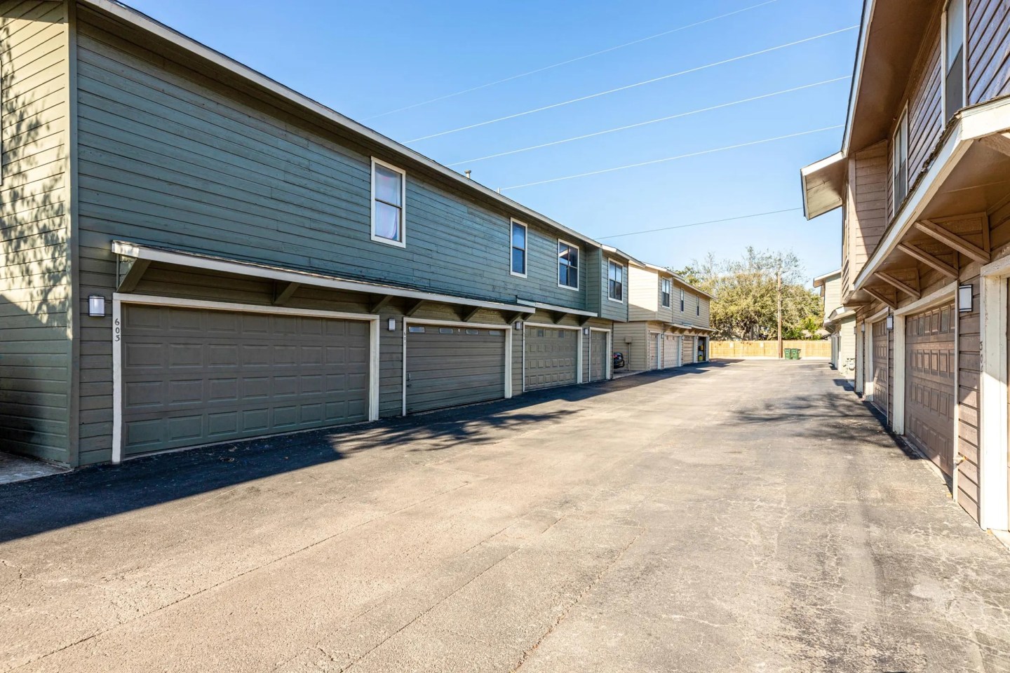 The Camaron Townhomes & Flats Image 17