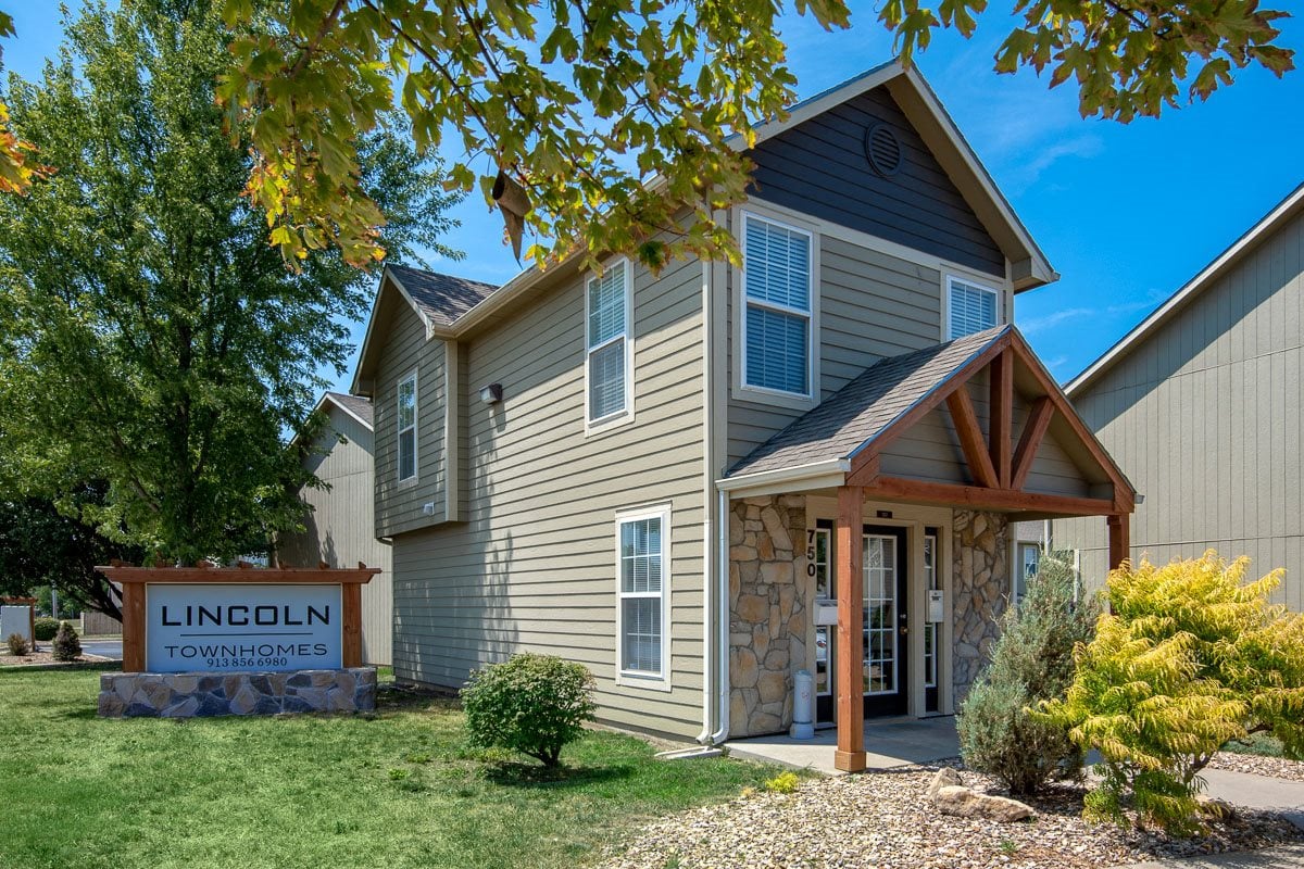 Lincoln Townhomes Image 13