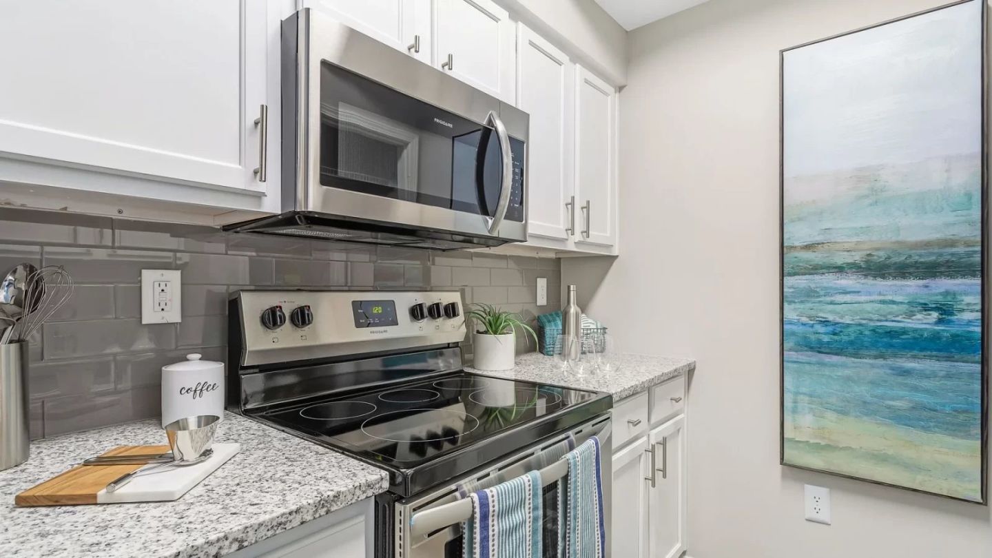 The Carlyle at Godley Station Apartment Homes Image 2
