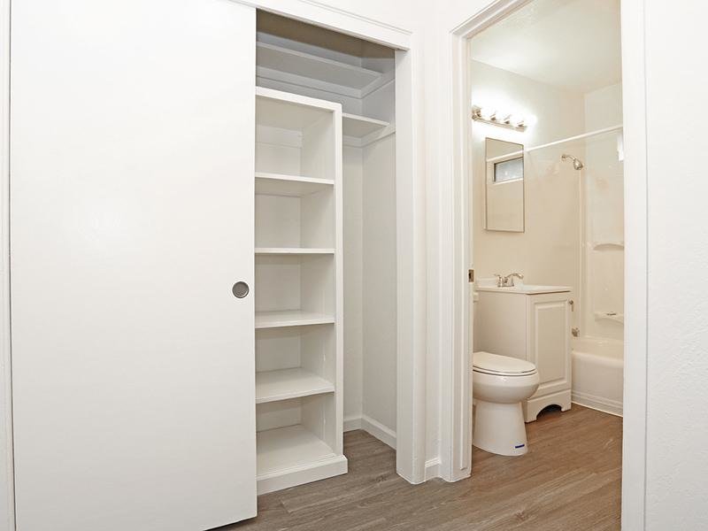 Sur Apartments Image 12