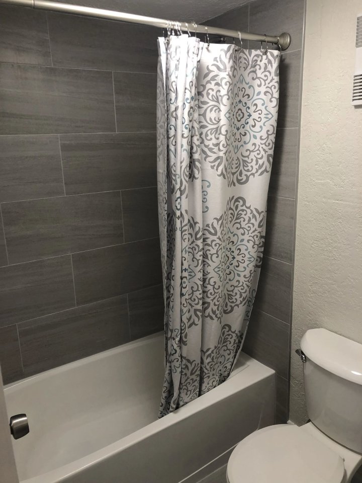 Colonial Drive Image 10