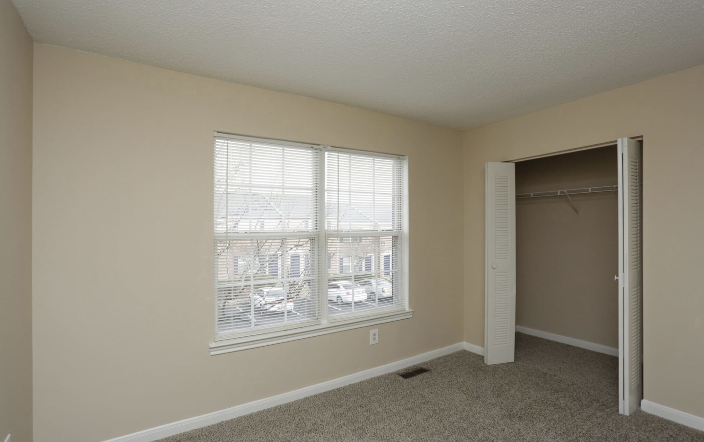 Jamestown Pointe Apartments Image 30