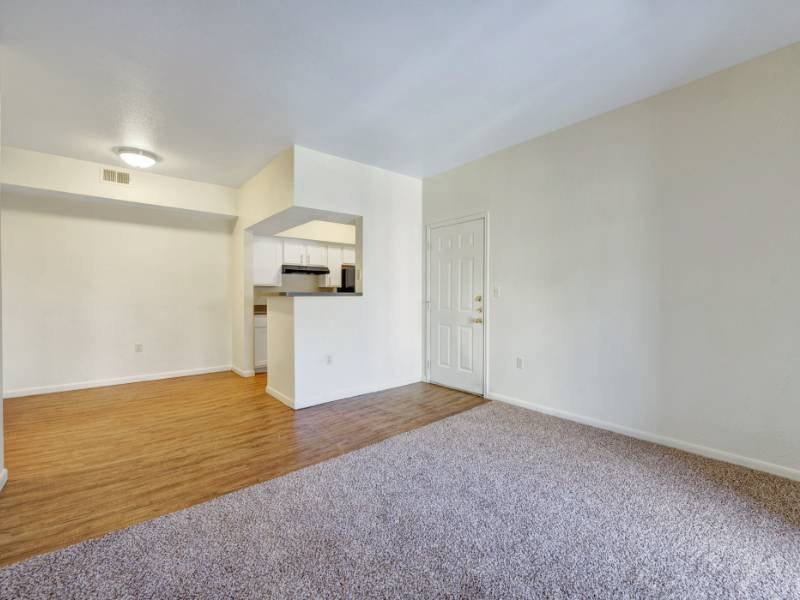 Village Crest Apartments Image 15