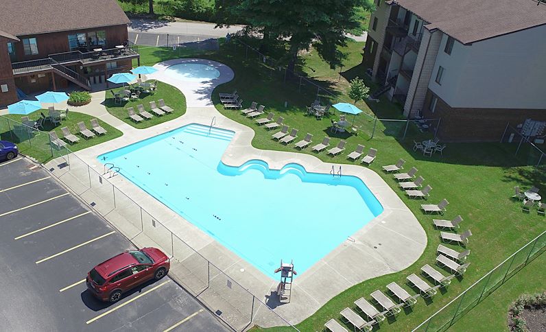 Country Club Apartments Image 33