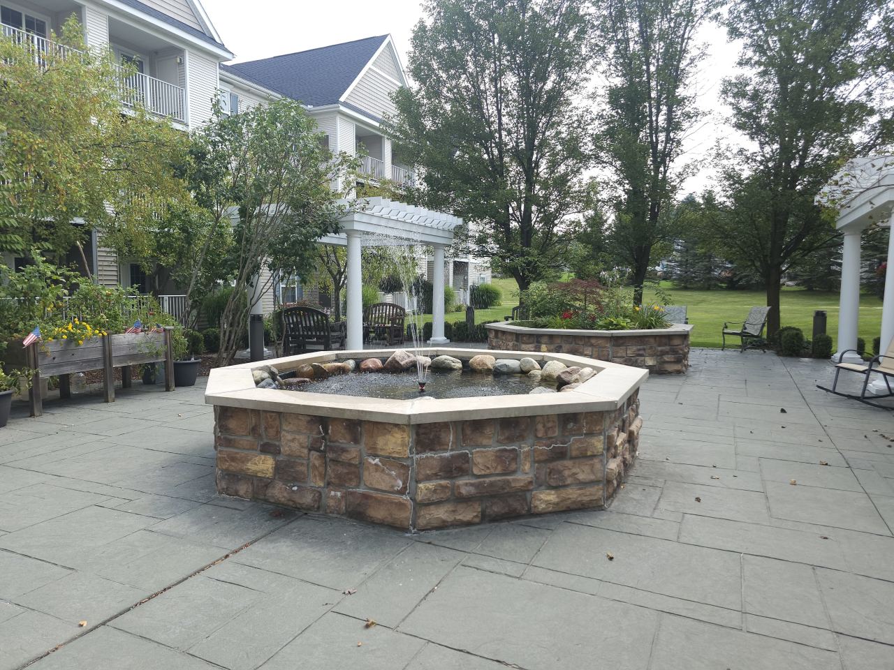 Oakhaven Manor - Senior Living Image 14