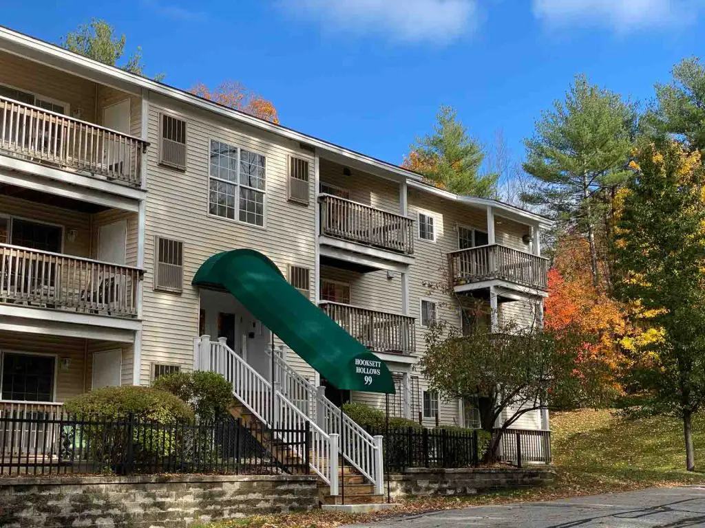 Hooksett Hollows Condominiums Image 1