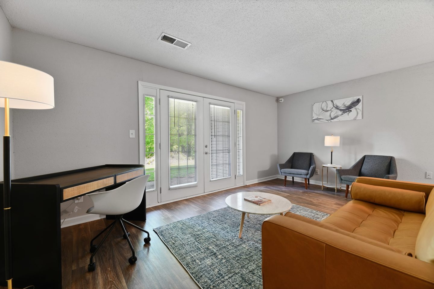 Premier Apartments Image 14
