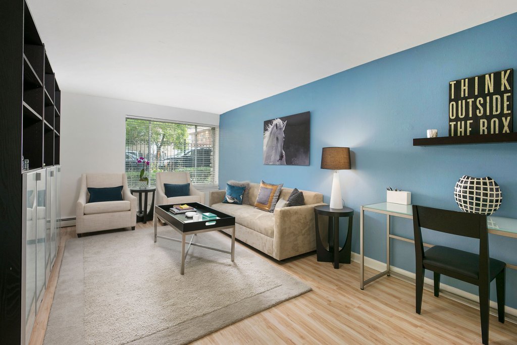 537 West Melrose Image 19