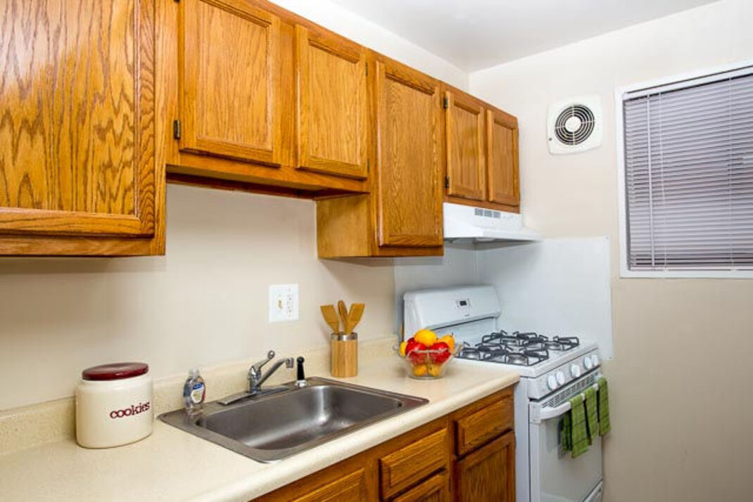 Parkway Apartments Image 1