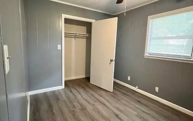 Oak Tree Apartments Image 8