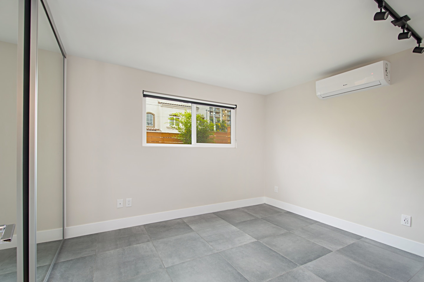 3644 Indiana Street Image 7