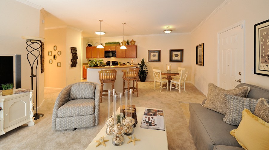 Tanglewood Lake Apartments Image 2
