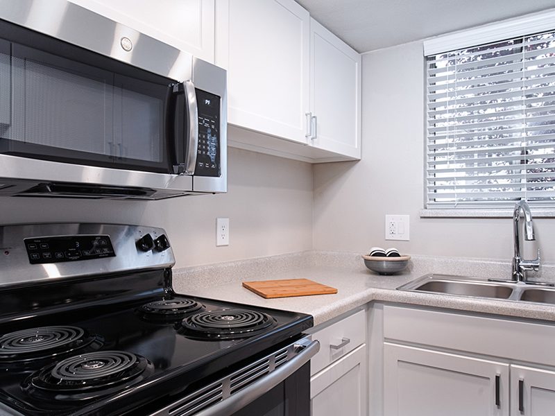 Creekview Apartments Image 2