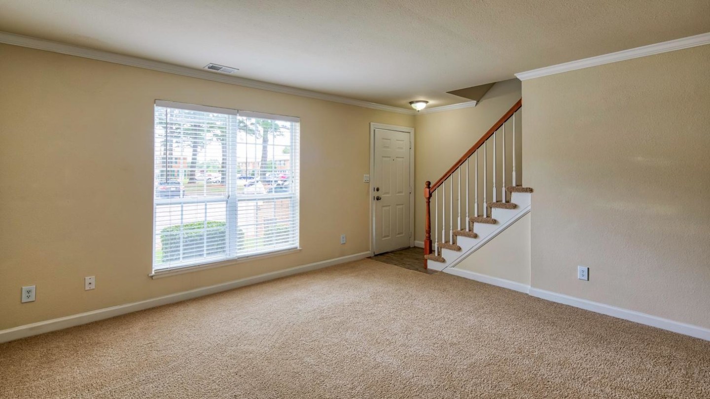 Lakeville Townhome Apartments Image 5