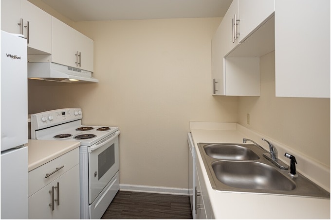 Satsuma Village Apartments Image 3