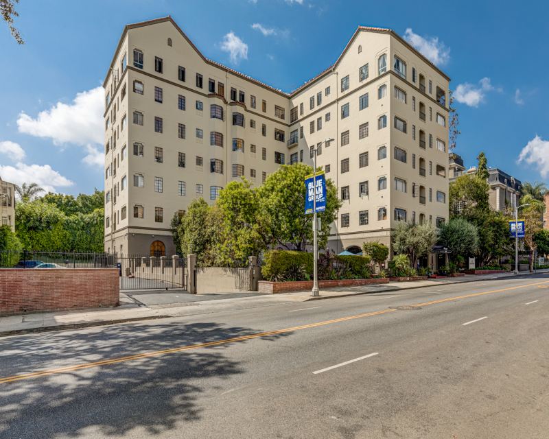 Hermoyne Apartments Image 13