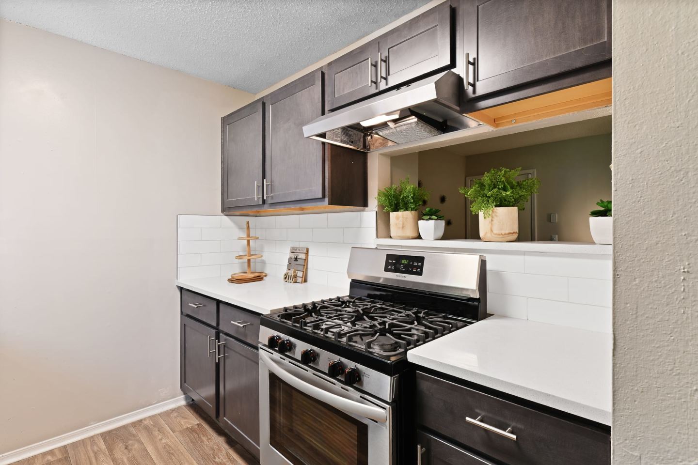 300 Riverside Image 14